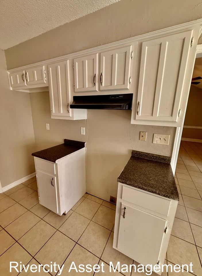 5417 Lock Bay Ln #1 - Photo 6 of 13