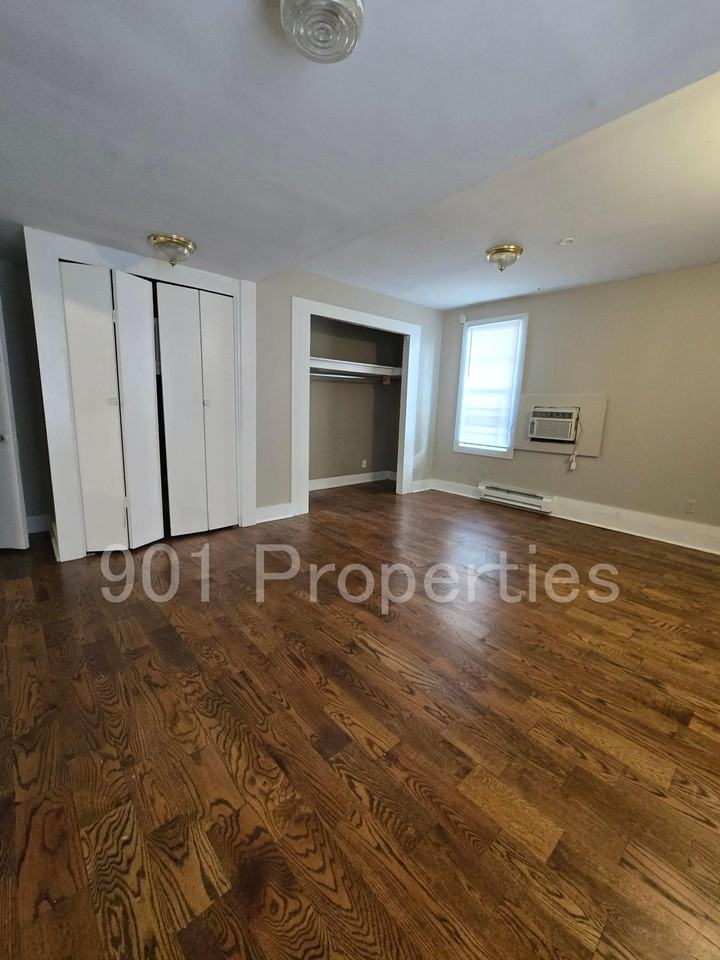 1252 Harbert Ave #3GUESTH - Photo 7 of 8