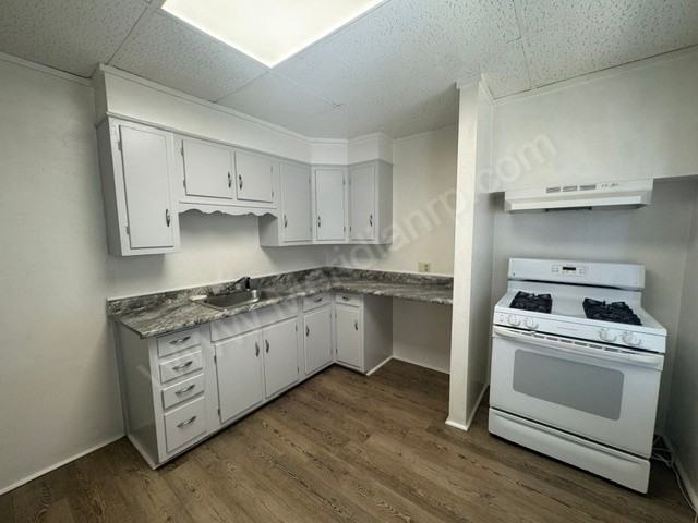 1415 N Harrison St #1 - Photo 7 of 9