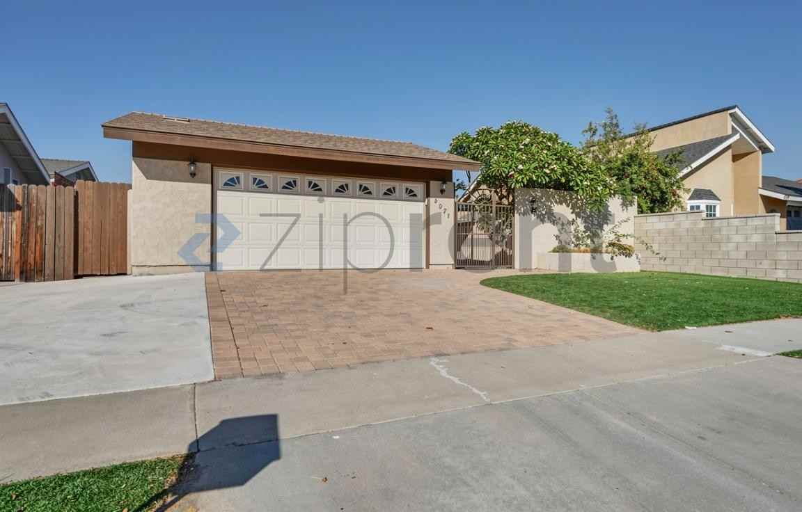 5071 Doanoke Ave - Photo 2 of 36