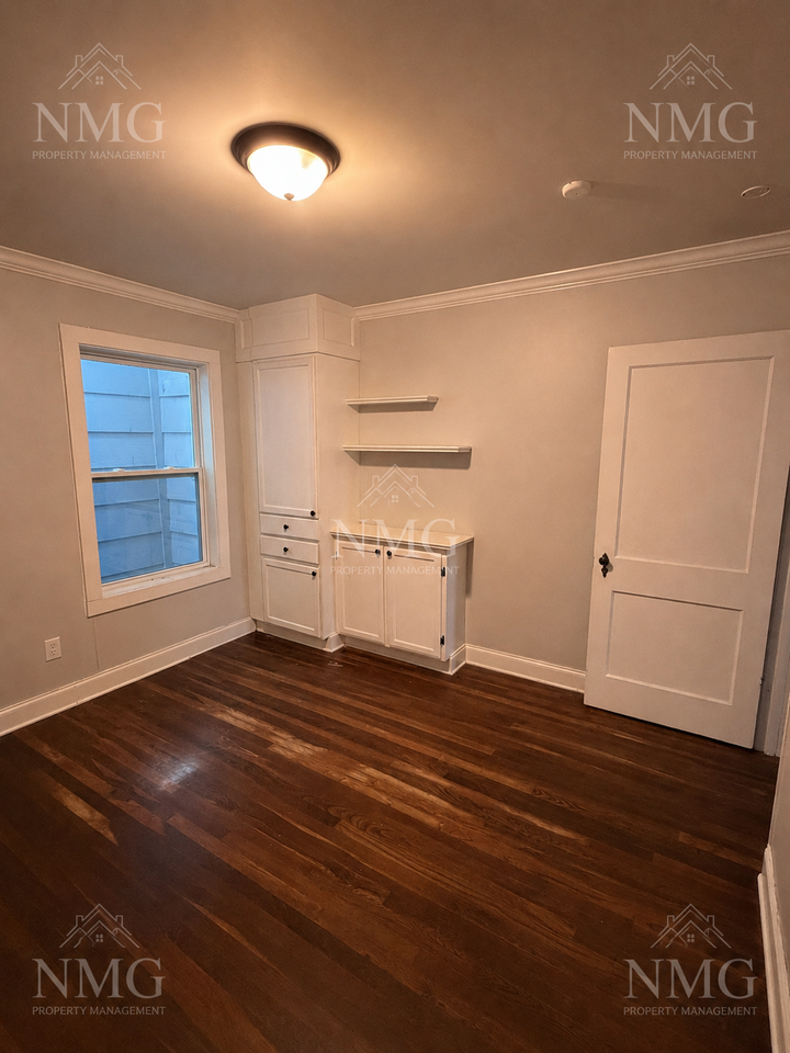 310 Hartfield St #1 - Photo 6 of 14