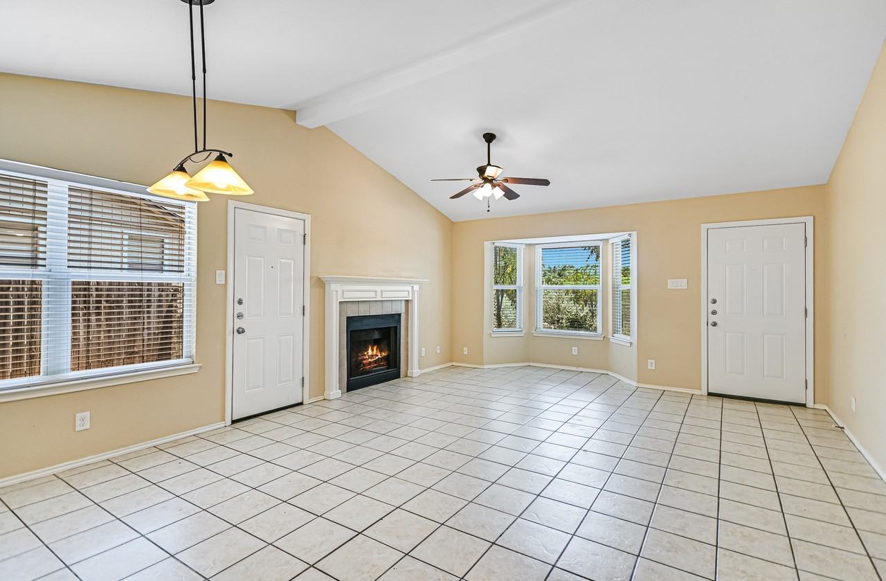 519 Cutty Trl #B - Photo 3 of 10