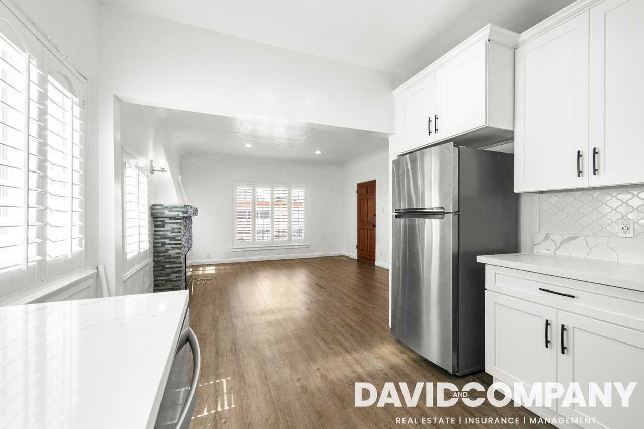 2216 S Marvin Ave #2216 - Photo 3 of 11