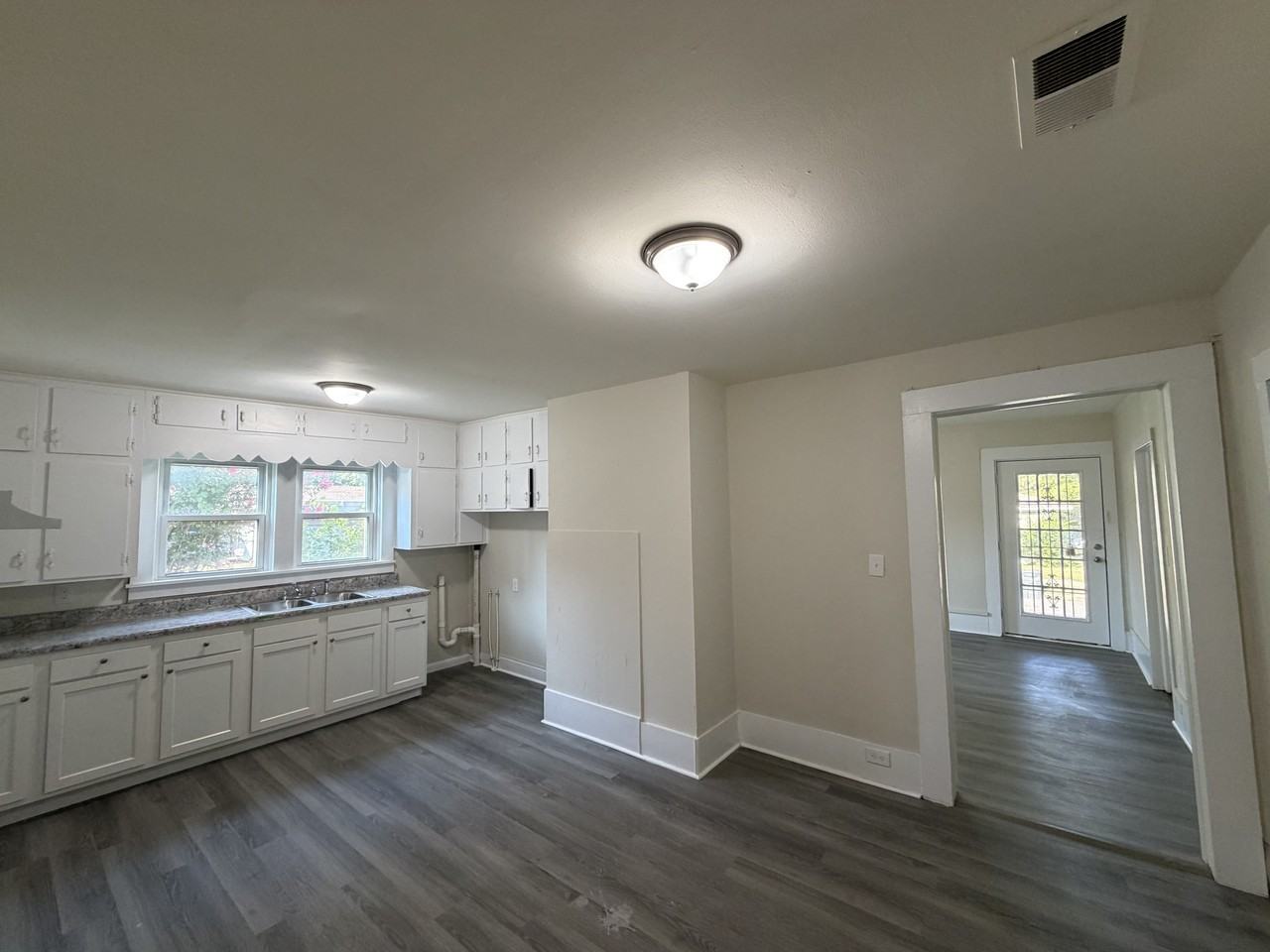 657 27th St Sw #1 - Photo 5 of 10