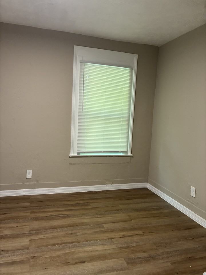 3309 N Pearl St #1 - Photo 4 of 10