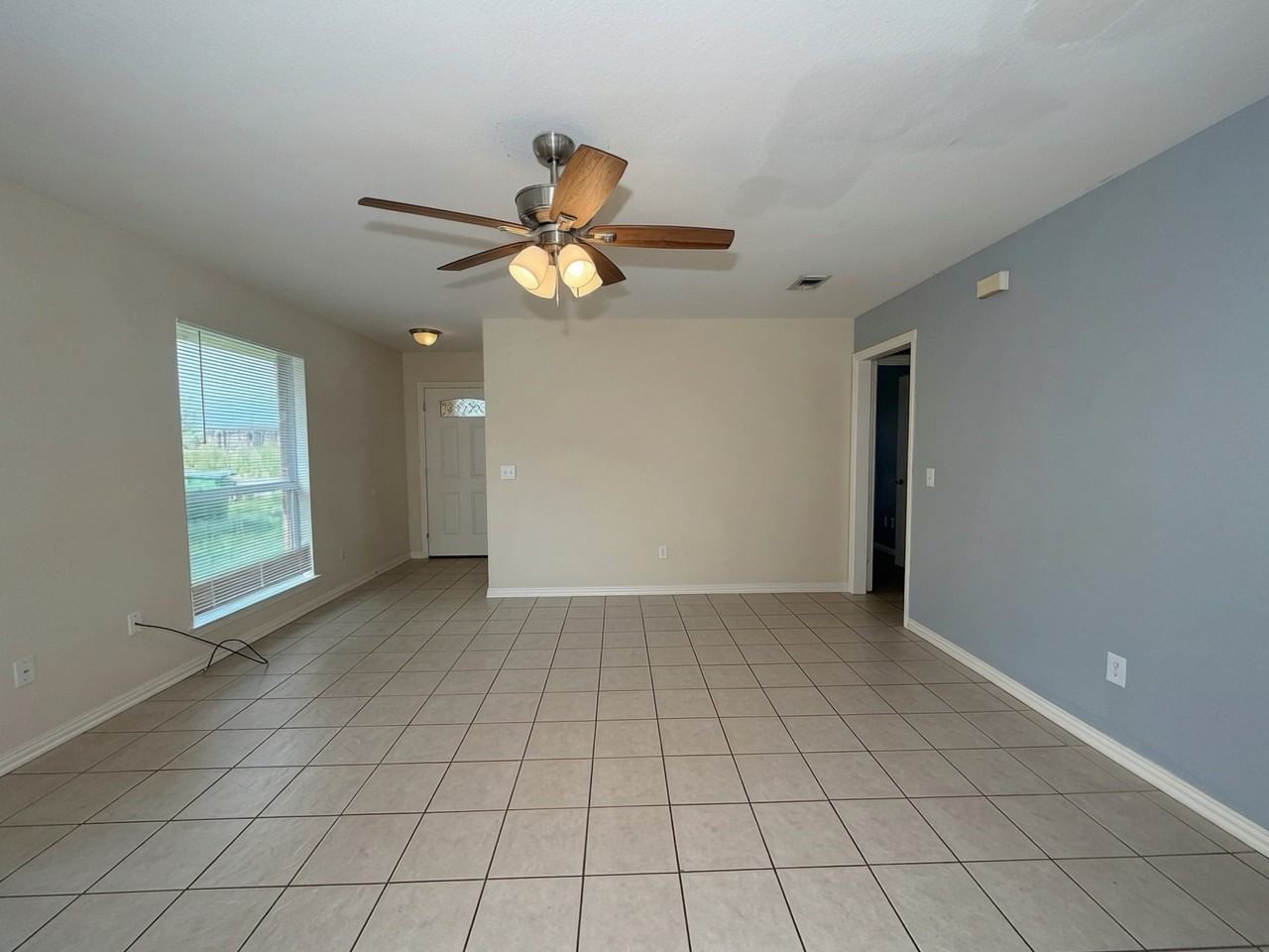 931 S Farmington Rd #1 - Photo 3 of 15