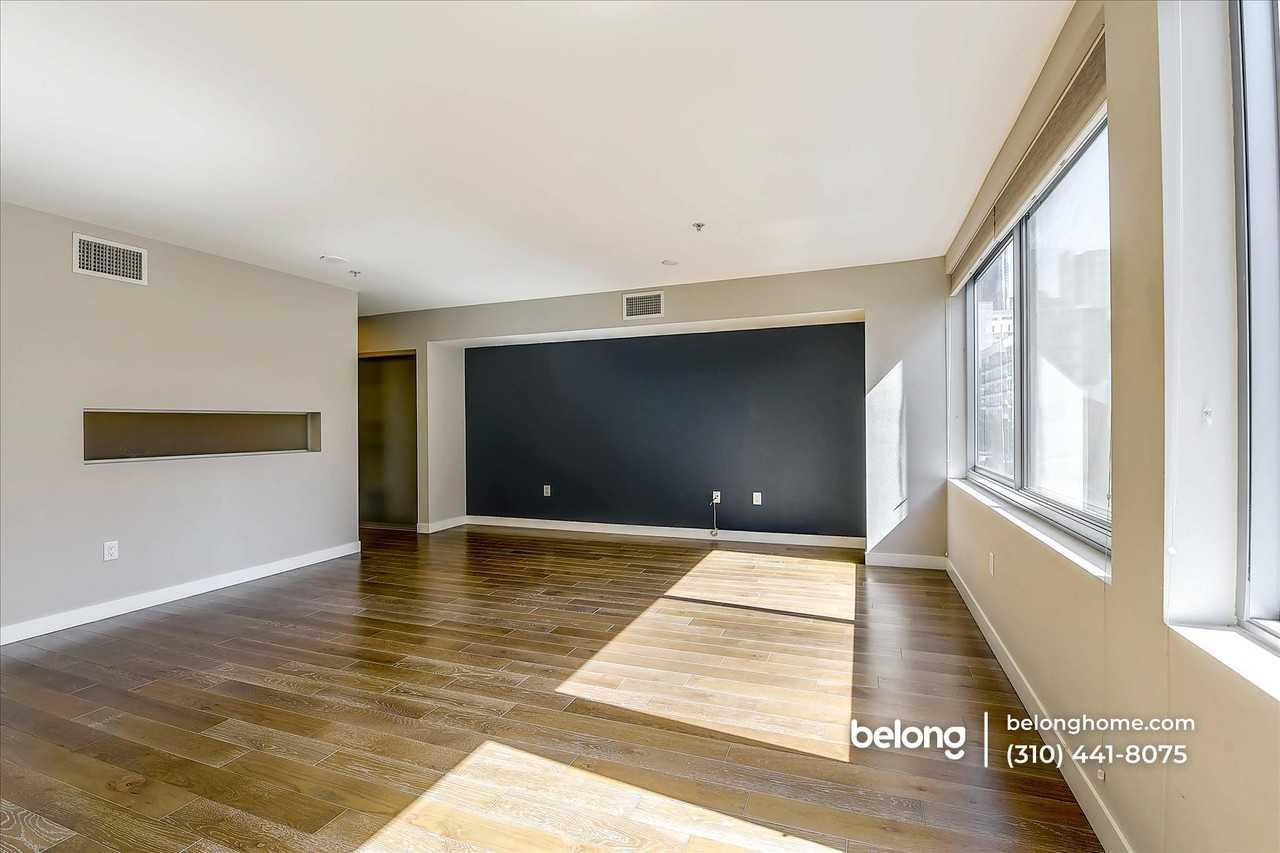 901 S Flower St #410 - Photo 5 of 35