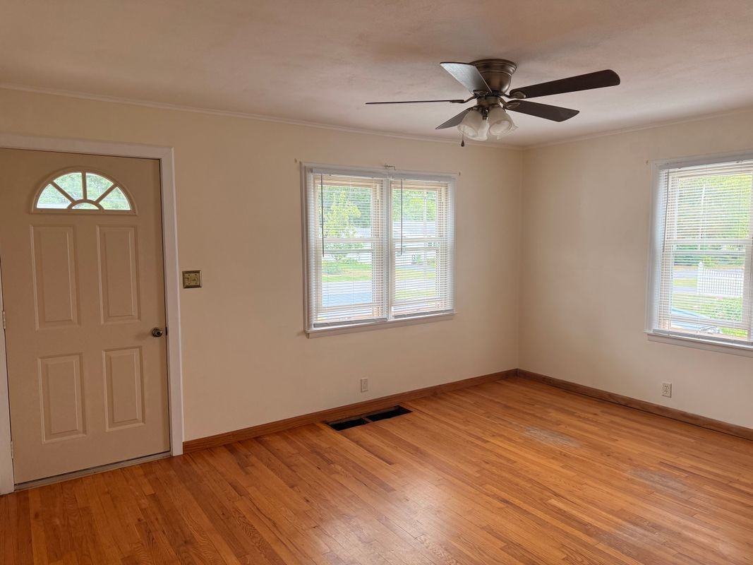 119 Gale Ave - Photo 6 of 7
