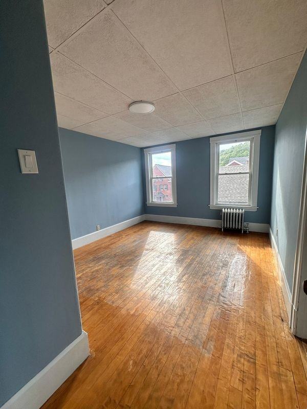 144 Elm St - Photo 4 of 17