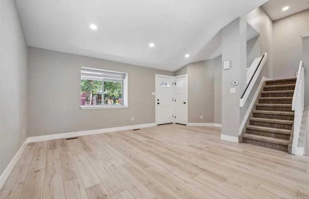 12245 Grape St - Photo 3 of 16