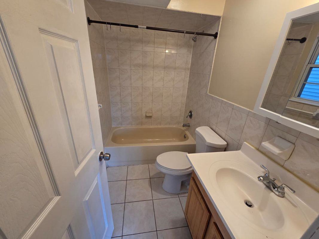 128 Osborne Ter - Photo 2 of 11