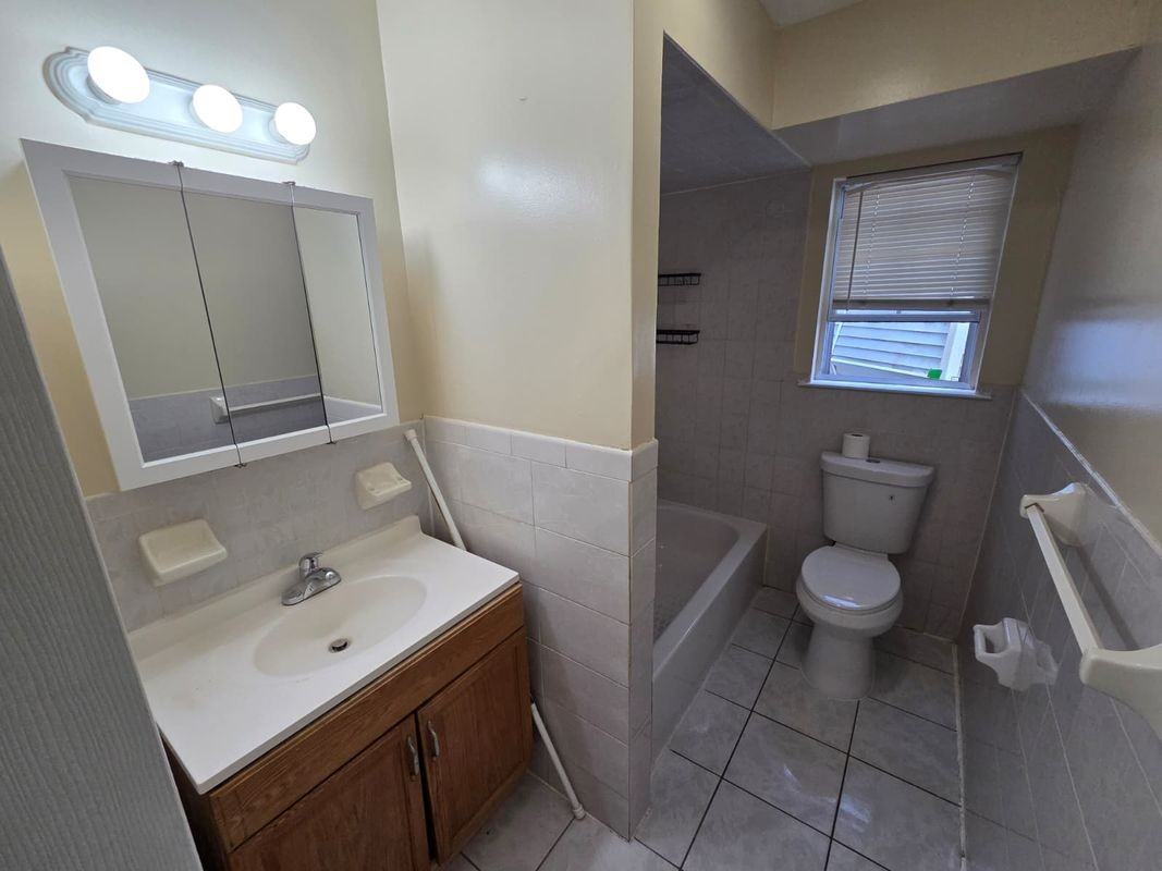 128 Osborne Ter - Photo 6 of 11