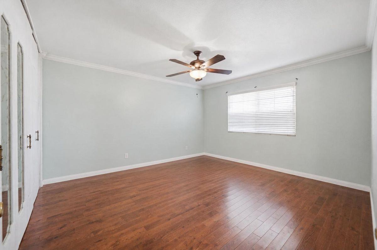 18930 Cantara St - Photo 3 of 32
