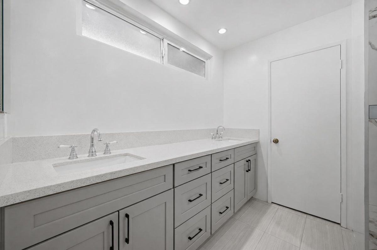 18930 Cantara St - Photo 4 of 32