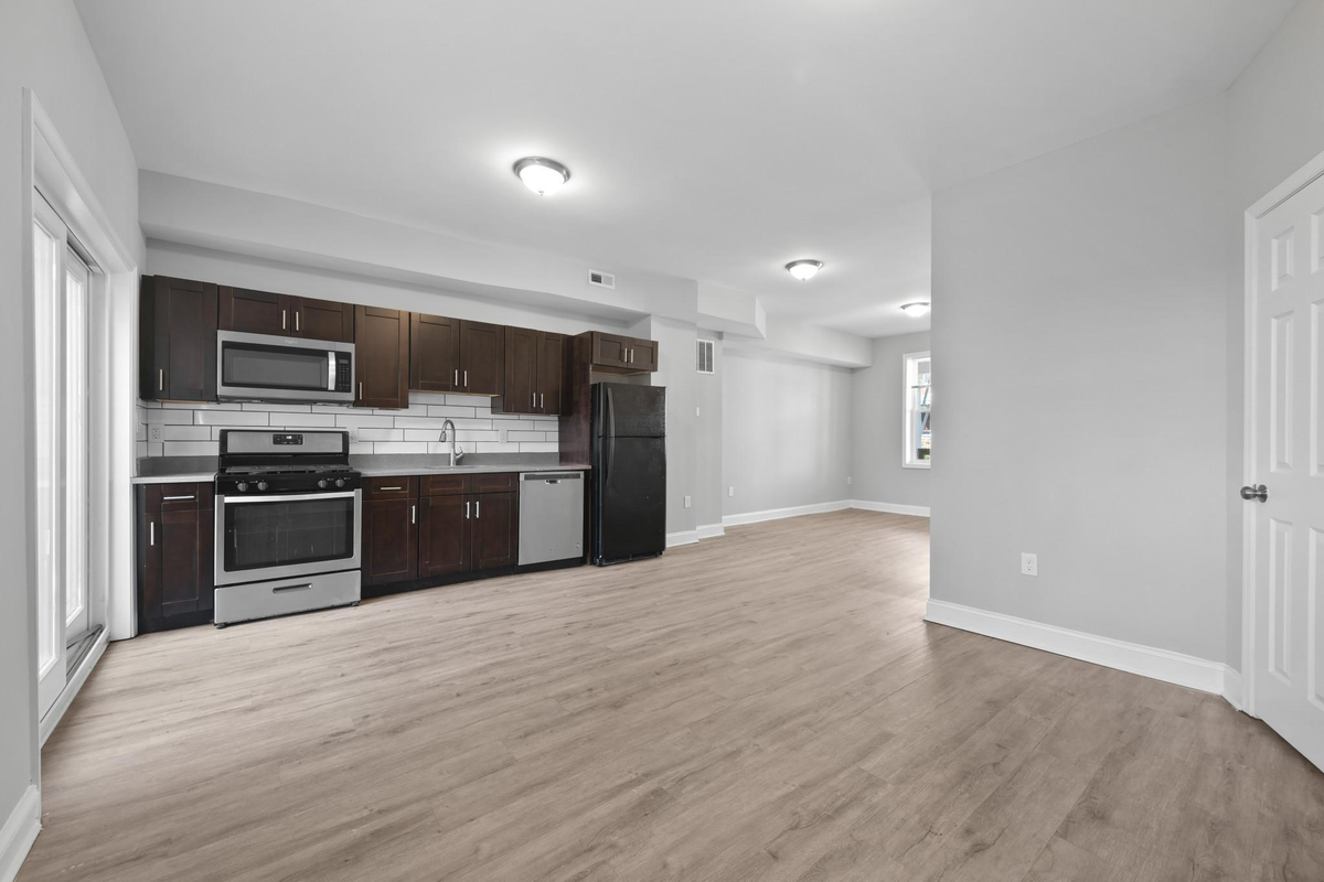 665 Dumbarton Ave