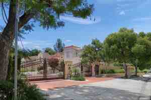 featured image of 4271 Park Paloma