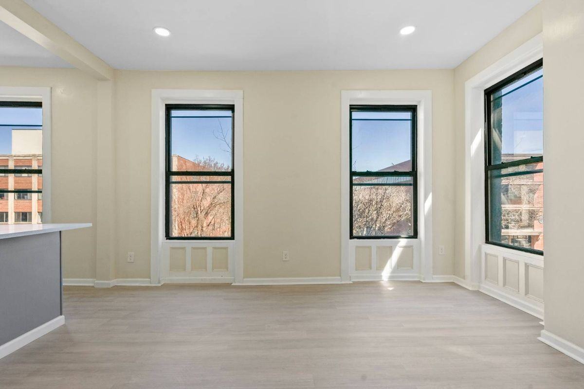 170 Washington Ave Apt 2a - Photo 3 of 7