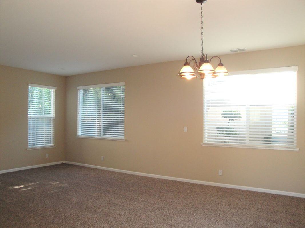 140 Nabor Ct - Photo 4 of 17