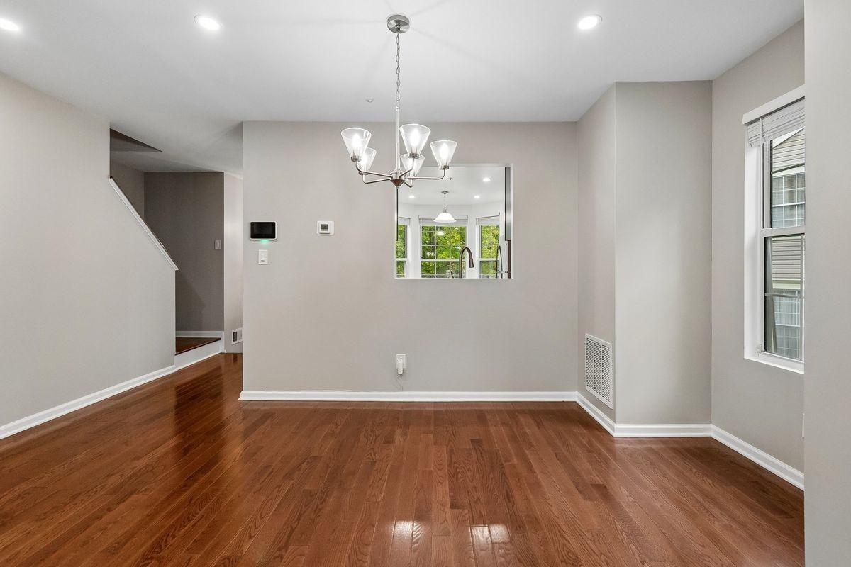 10737 Kitchener Ct - Photo 2 of 24