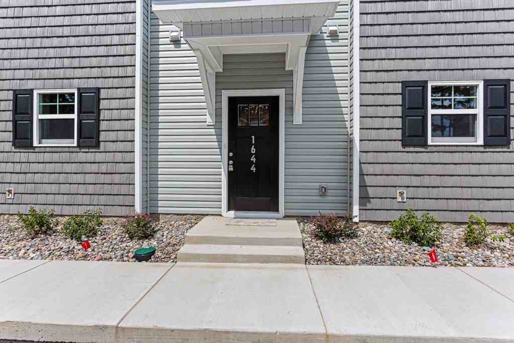 1632 MacIntosh Drive, Unit 1632 - Photo 5 of 12