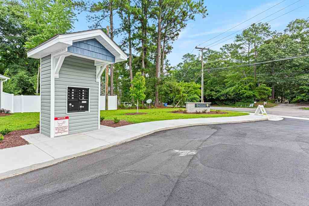 1648 MacIntosh Drive, Unit 1648 - Photo 2 of 12