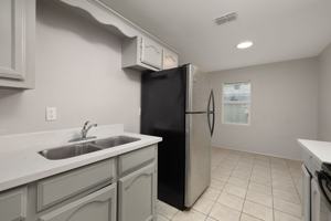 featured image of 825 W 1st St ##4