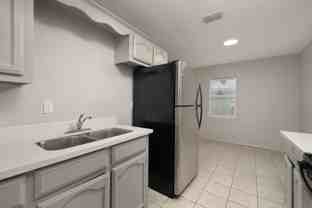 825 W 1st St ##4 - Photo 1 of 1