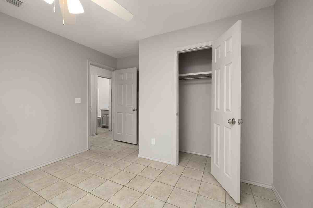 825 W 1st St ##4 - Photo 4 of 11