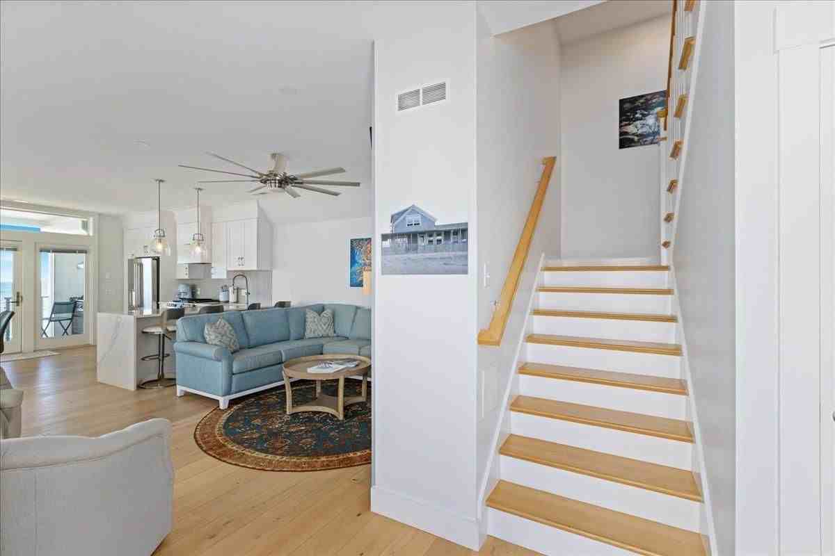 220 N End Blvd ##1 - Photo 3 of 50