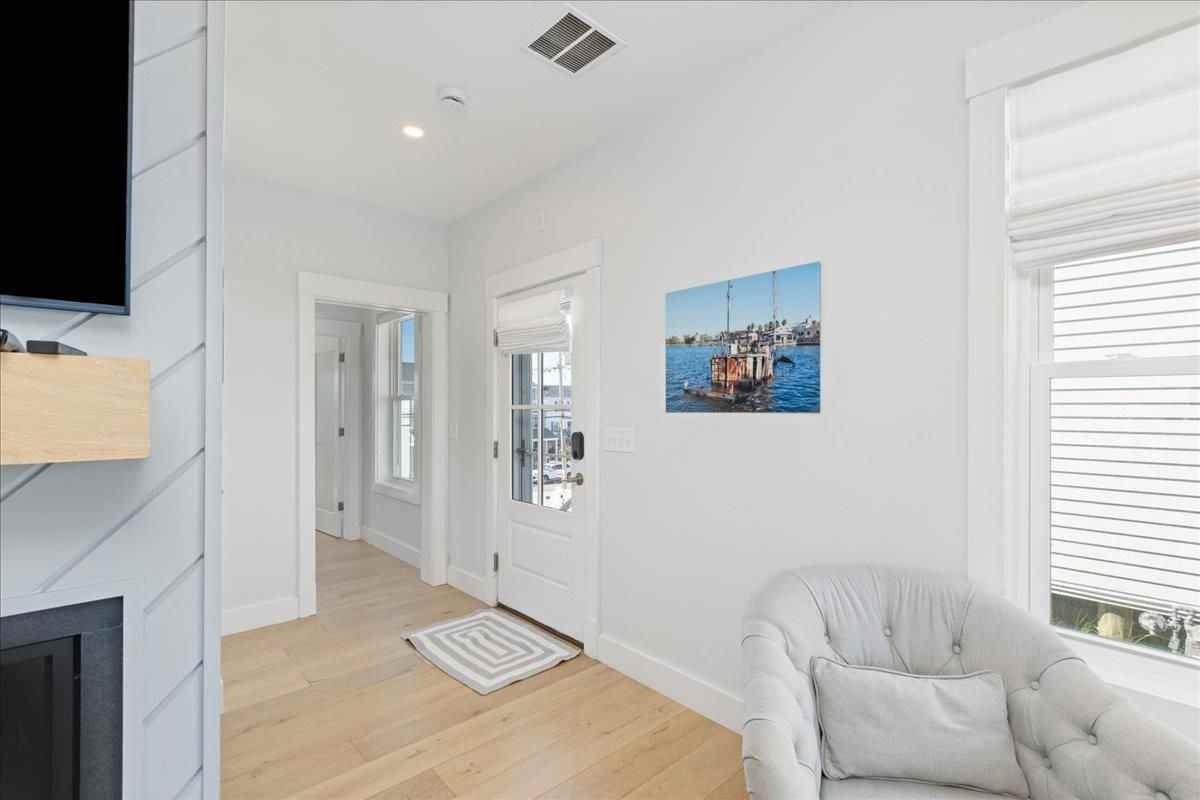 220 N End Blvd ##1 - Photo 5 of 50