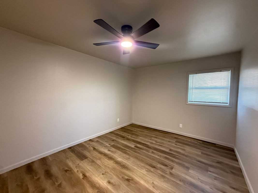 8136 Troost Ave - Photo 2 of 13