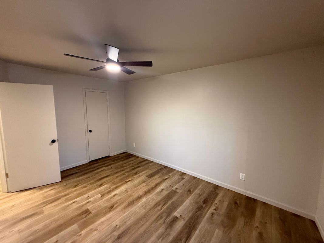 8136 Troost Ave - Photo 3 of 13