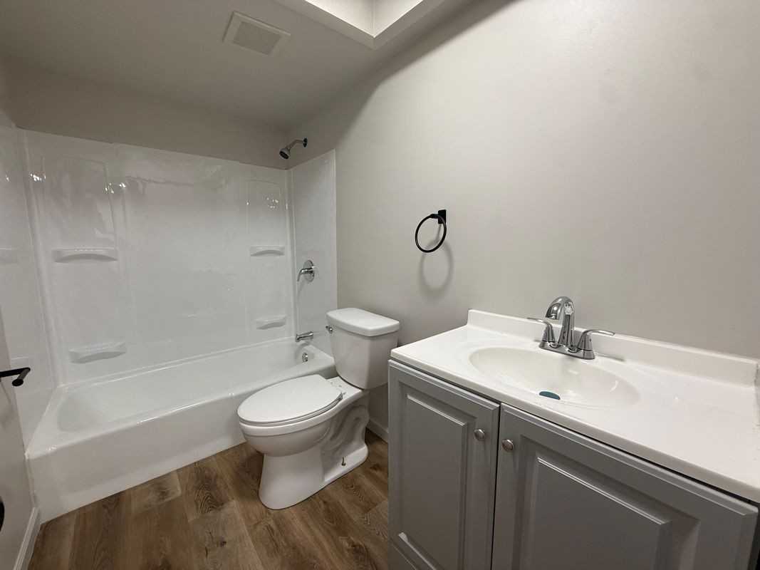 8136 Troost Ave - Photo 6 of 13