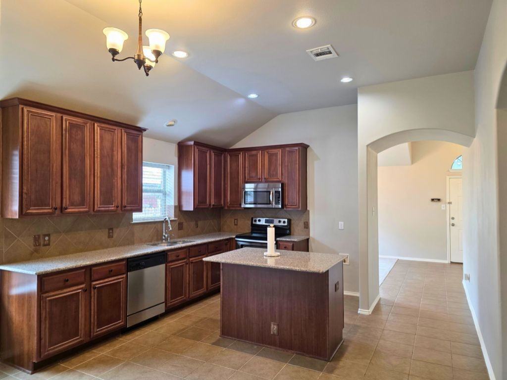 6320 Spring Ranch Dr - Photo 5 of 22