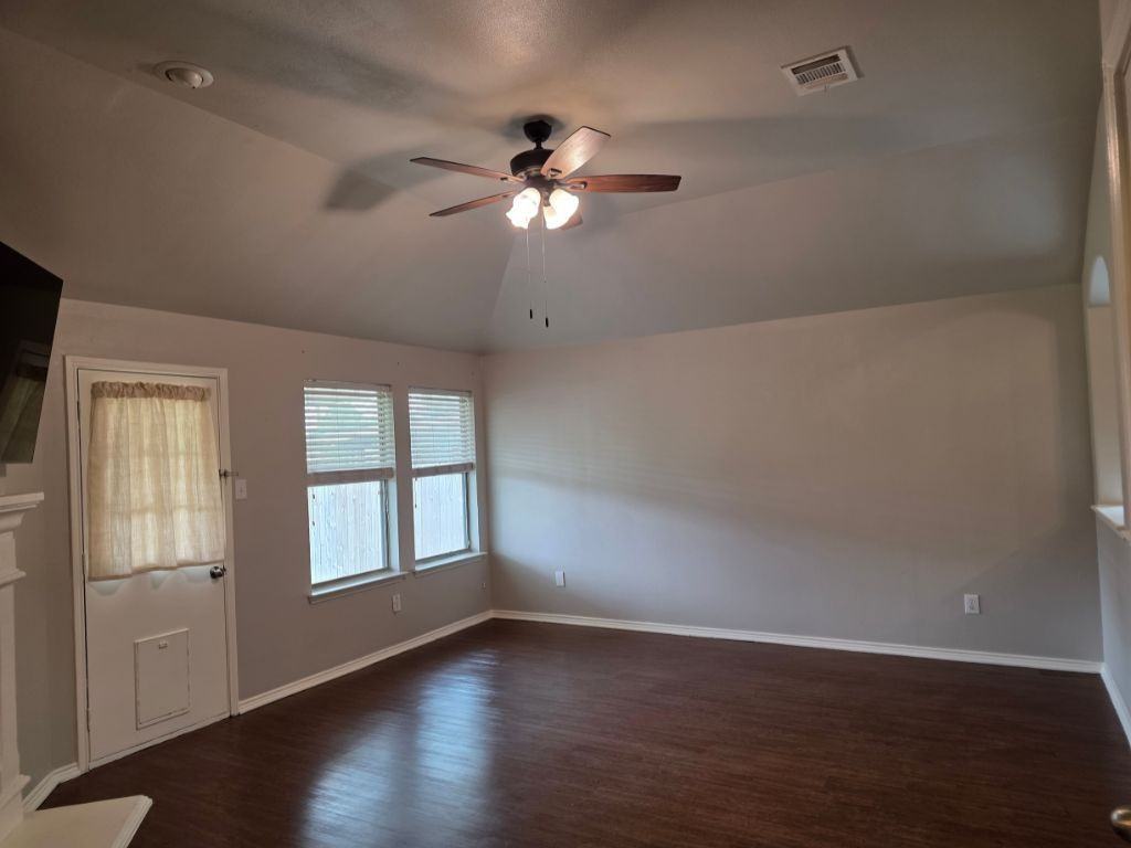 6320 Spring Ranch Dr - Photo 7 of 22