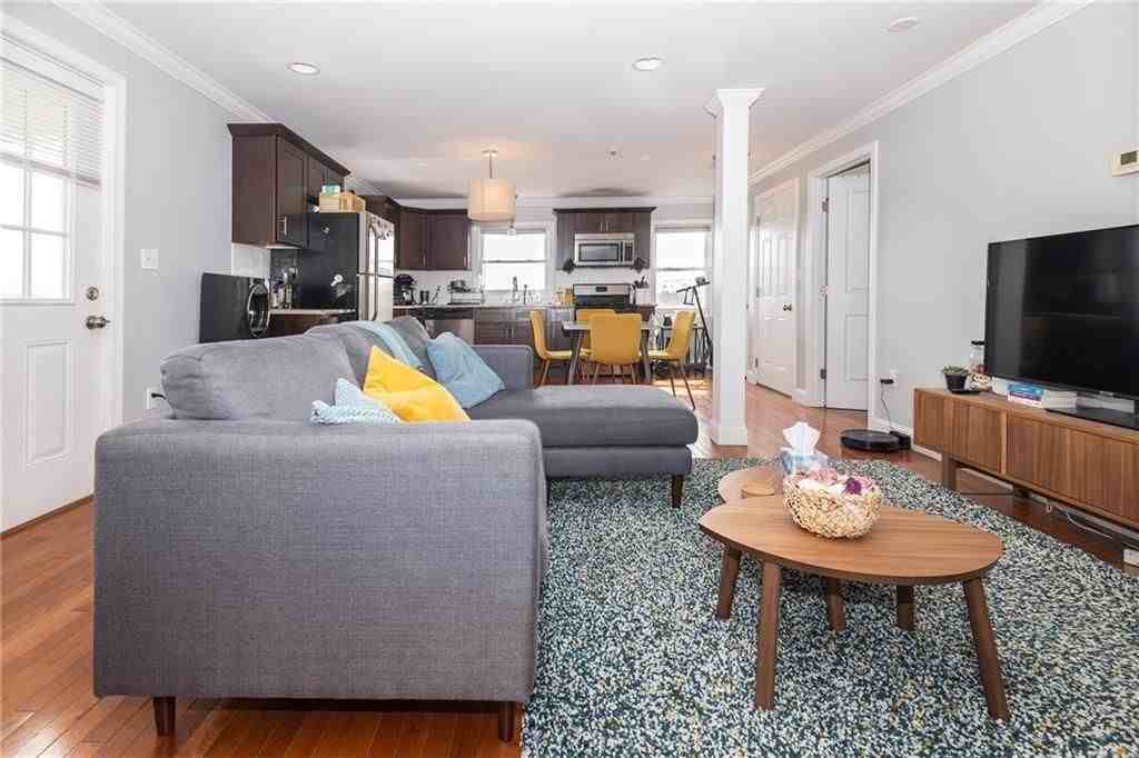 255 Waterman St ##4 - Photo 5 of 18