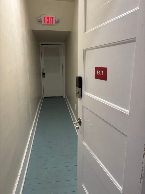 517 Seneca St - Photo 5 of 18