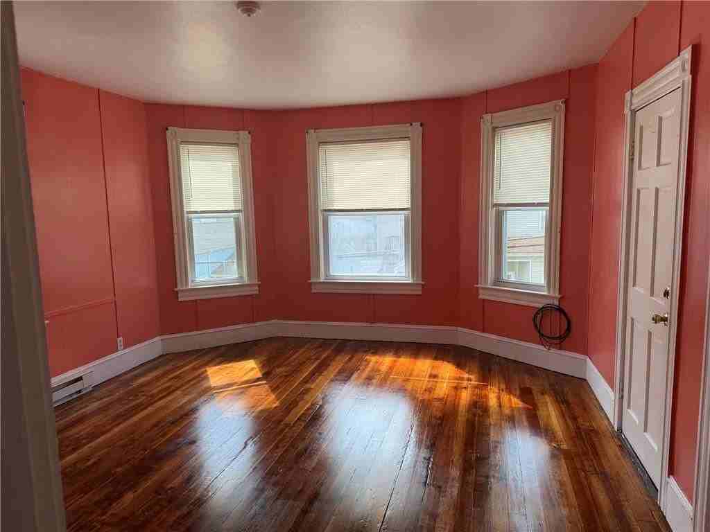 153 Burnside Ave ##2 - Photo 2 of 15