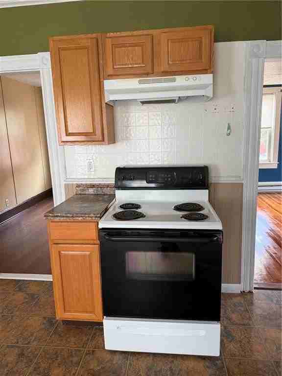 153 Burnside Ave ##2 - Photo 5 of 15