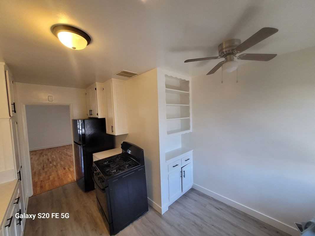 4163 Somerset Dr - Photo 3 of 7