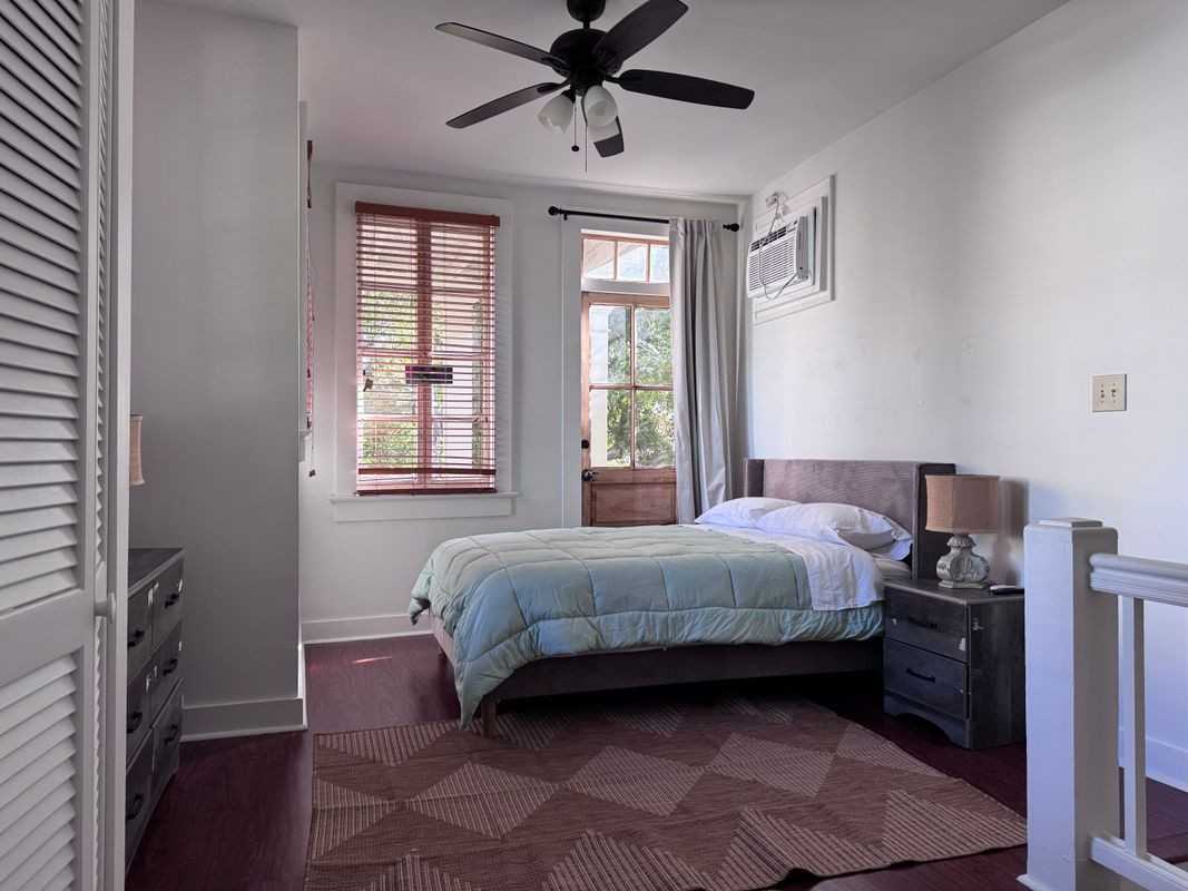 5525 Garfield St - Photo 4 of 7