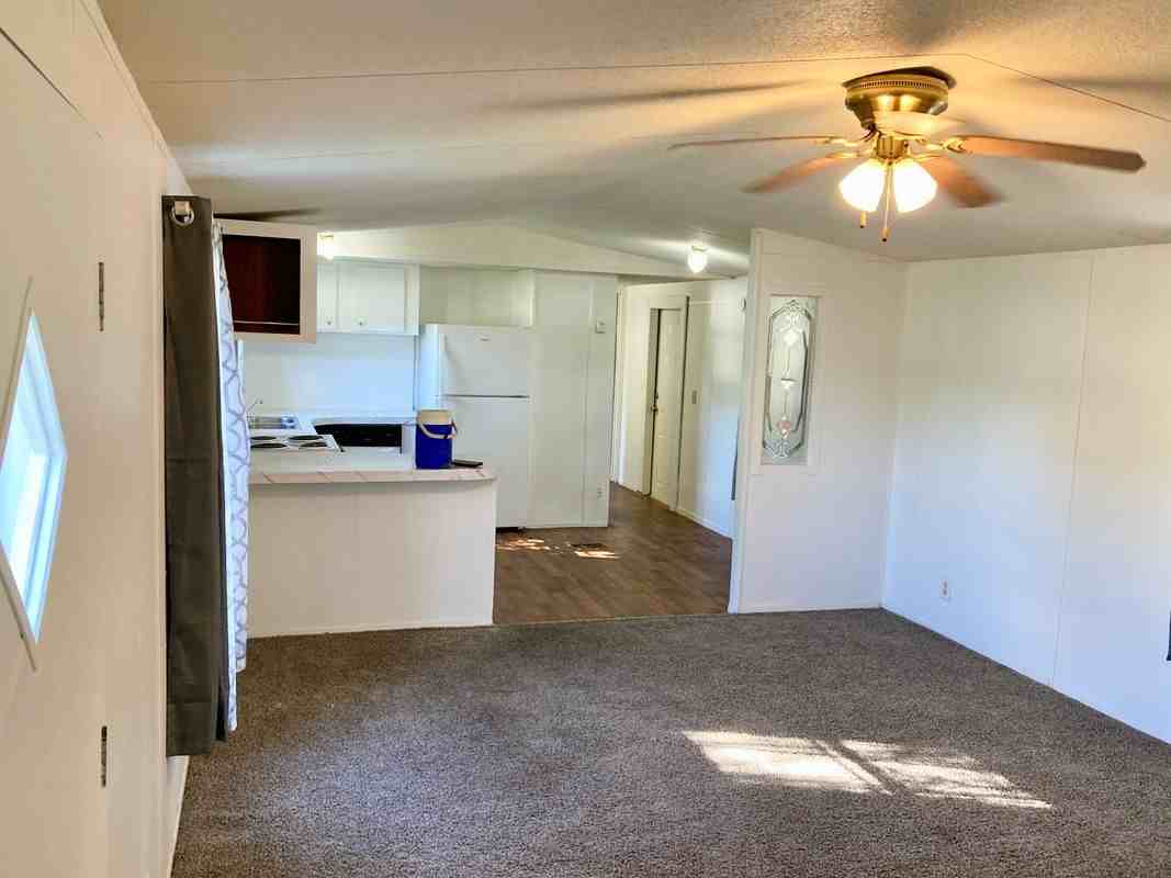 118 Stuart Cir Se - Photo 3 of 26
