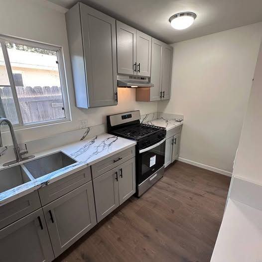 541 W Loop Dr - Photo 2 of 9