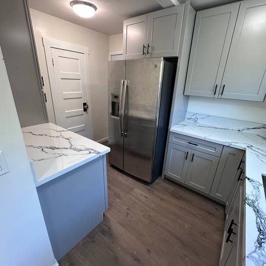 541 W Loop Dr - Photo 3 of 9