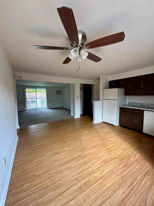 25 Losson Garden Dr ##03 - Photo 2 of 18