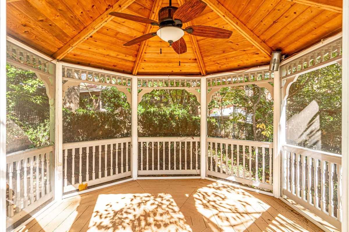 8204 Mockingbird Dr - Photo 6 of 9
