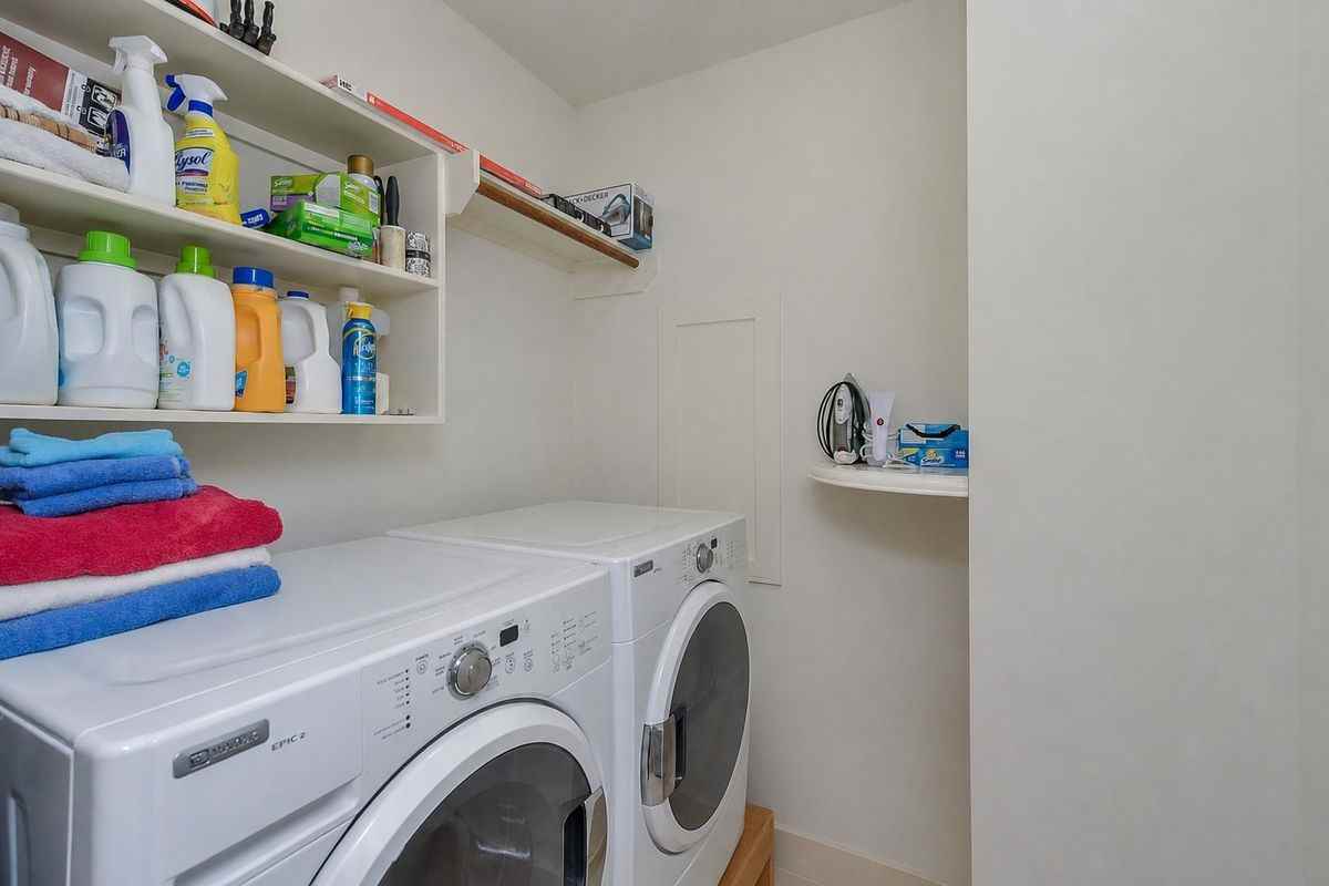 1411 W 22nd St - Photo 6 of 22
