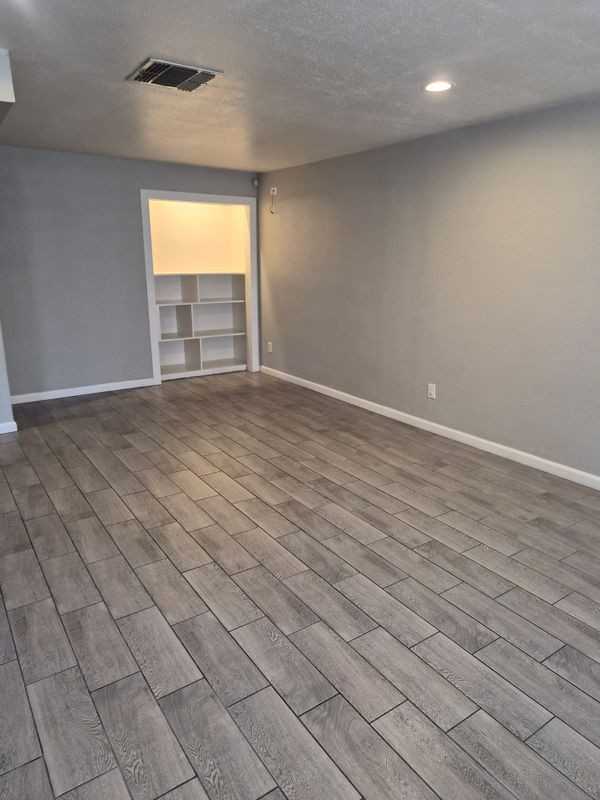 928 N Humboldt Ave - Photo 2 of 17