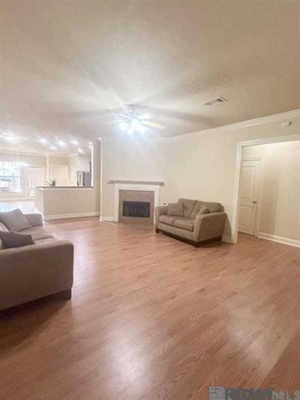 4848 Windsor Vlg Dr ##63 - Photo 6 of 13