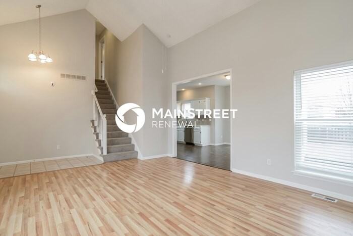 633 Se James Ct - Photo 4 of 18